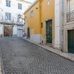 Apartamento Soalheiro No Bairro Alto / Chiado
